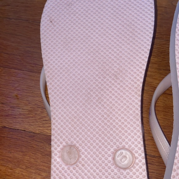 Women’s Size 10 Pink OldNavy Flip flops - Picture 4 of 4